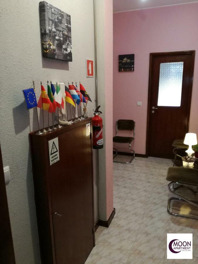 Moon City Center Apartment Порту Экстерьер фото